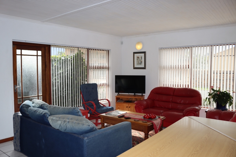 7 Bedroom Property for Sale in Kleinmond Western Cape